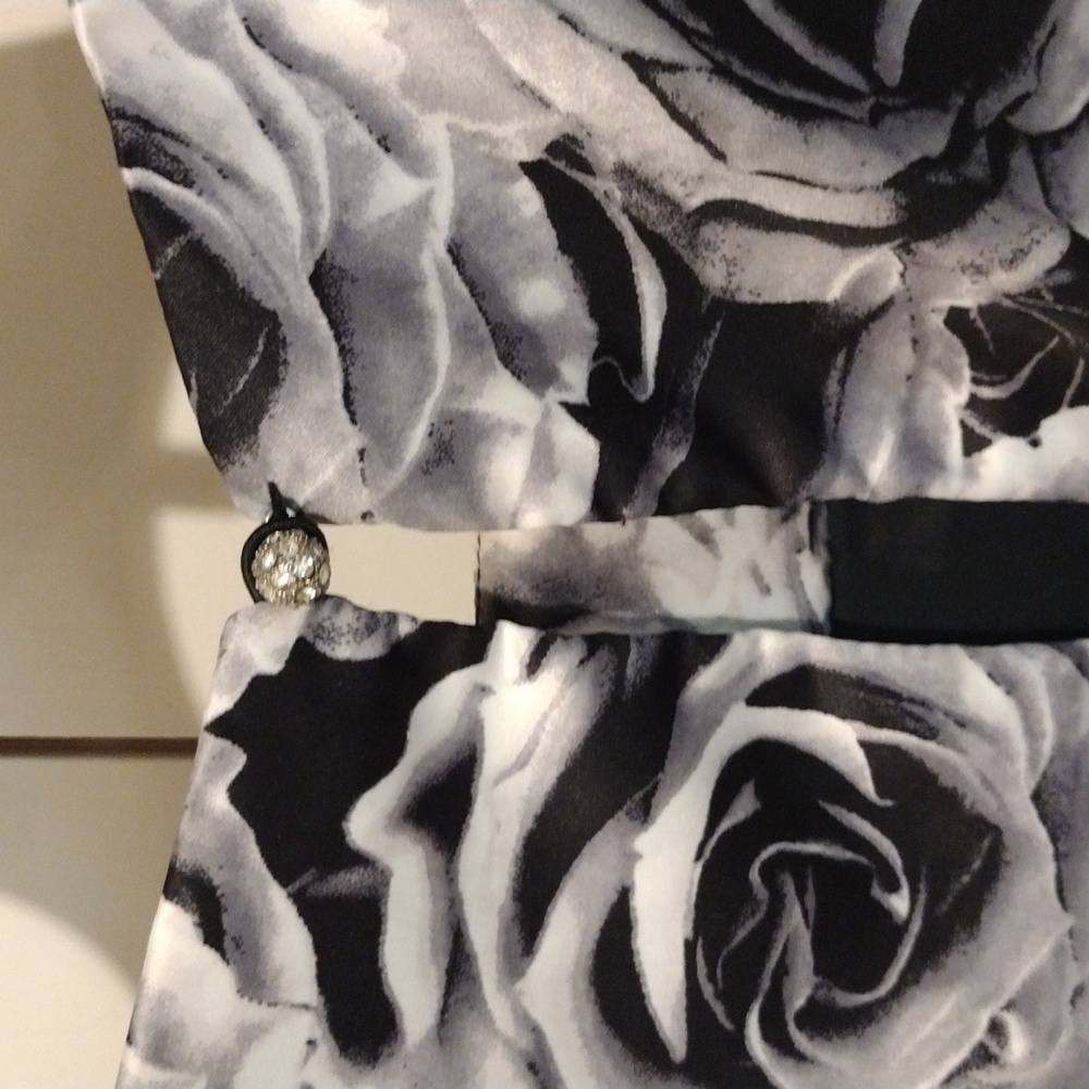 Kate Young Black & white Rose Ruffle Peplum dress - Picture 3 of 6